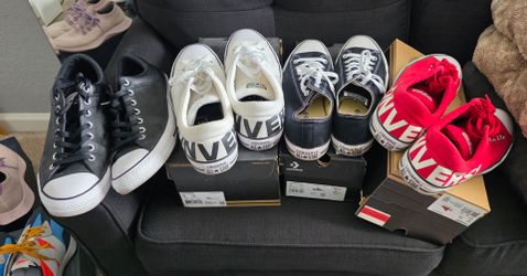 12 Pairs of Men's Shoes