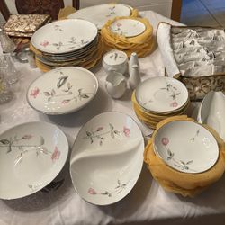 Beautiful Vintage Porcelain Dinnerware Set