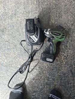 Drill with battery n extra battery