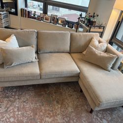 L-Shaped Sectional Couch (L Or R Adjustable)