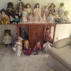 Porcelain Dolls Lot