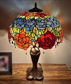Rose Garden Stained Glass Lamp