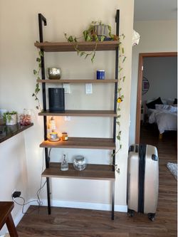 Wall mounted bookcase