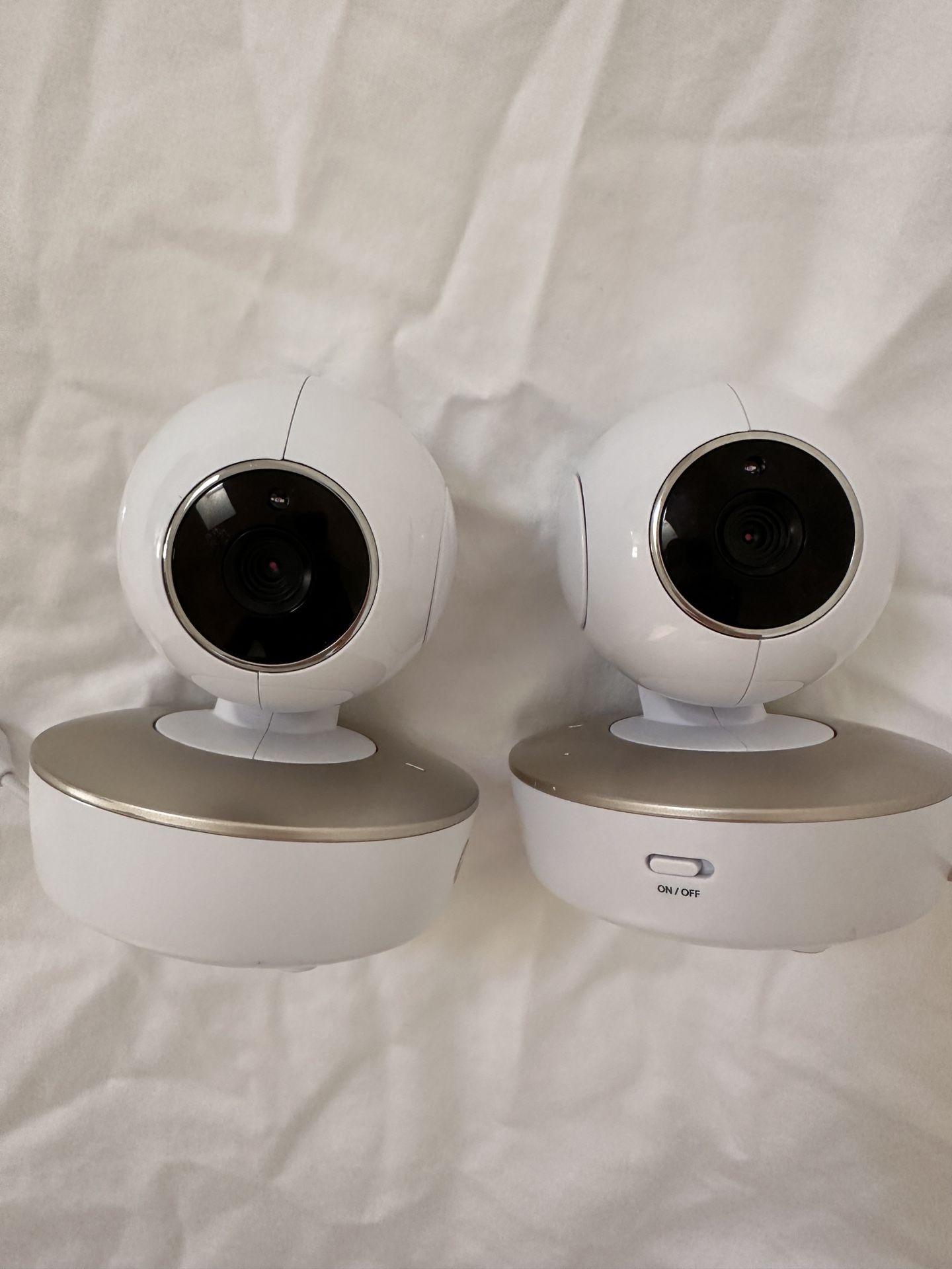 Motorola Baby Camera (2) And Monitor