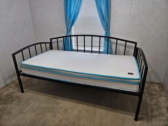 Twin Size Daybed Metal Frame & Mattress