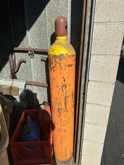 Helium tank