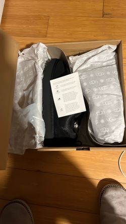 Brand new UGG lowmel black womens