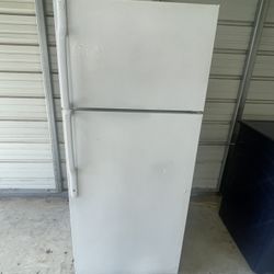 GE Refrigerator 