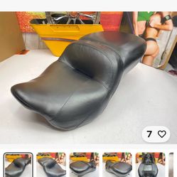 09-23 Harley Davidson Reduced Reach (contact info removed)3 TOURING OEM Seat Black Touring Part# (contact info removed)3