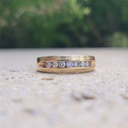 14K Gold 0.47 Ct Diamond Ring (Jewelry Box Included)