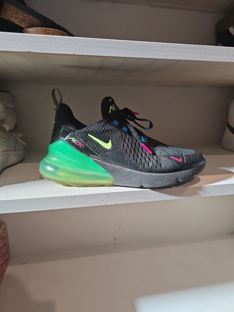Nike 270