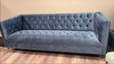 Couch chesterfield