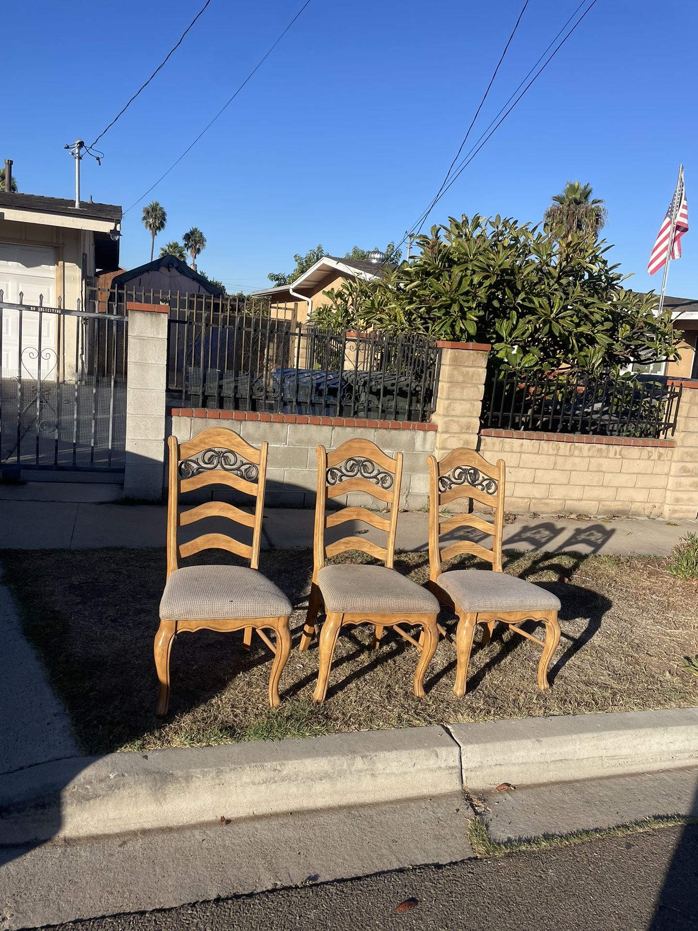 Free dining Room Chairs