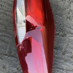 2017- 2018  Hyundai Elantra  Passenger  Side / Rear Taillight