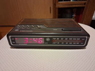 Vintage GE Digital Clock Radio