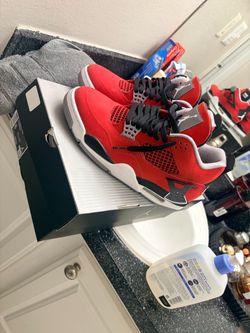 Jordan’s and dunks toros size 8 everything else size 6.5 - 7.5
