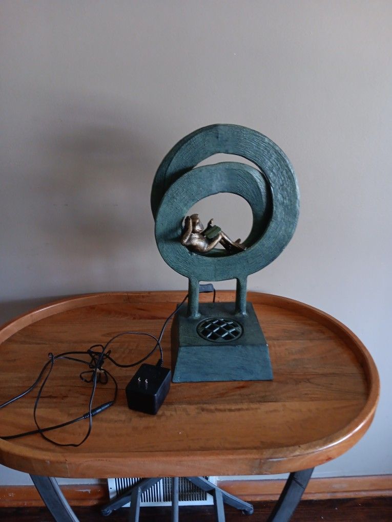 Reading Frog Cast Aluminum Bluetooth Speaker