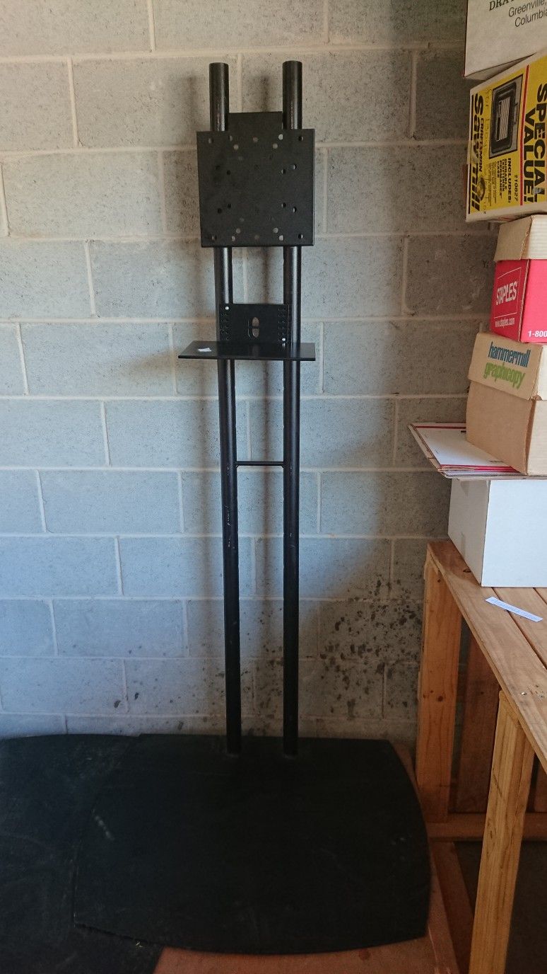 Free Standing TV Wall Mount (cast iron Construction) from CIRCUIT CITY showroom