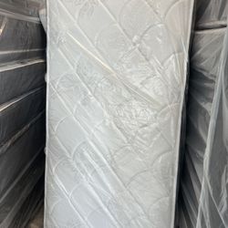 TWIN-FULL-QUEEN-KING MATTRESS ⭐☎561*802*8654* CALL US  All Brand New. WE HAVE ALL SIZE ..⭐TWIN ⭐-FULL-⭐ ⭐-QUEEN⭐-KING -  ⭐  We deliver  everywhere 🚚