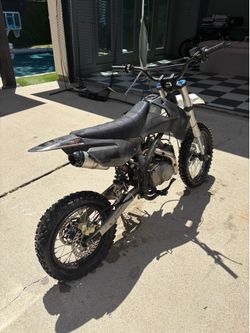 Apollo ADR 125 Dirt Bike – Runs Great, Garage Kept