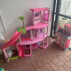 The Latest Barbie Doll Pool Play House And The Kitchen 