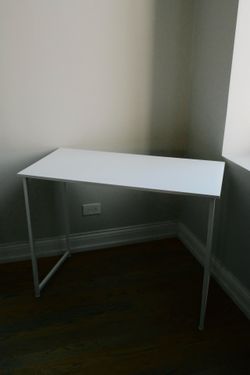 Cheap Computer Desk / Table