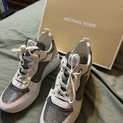 Michael Kors Women’s Sneaker Sz 8
