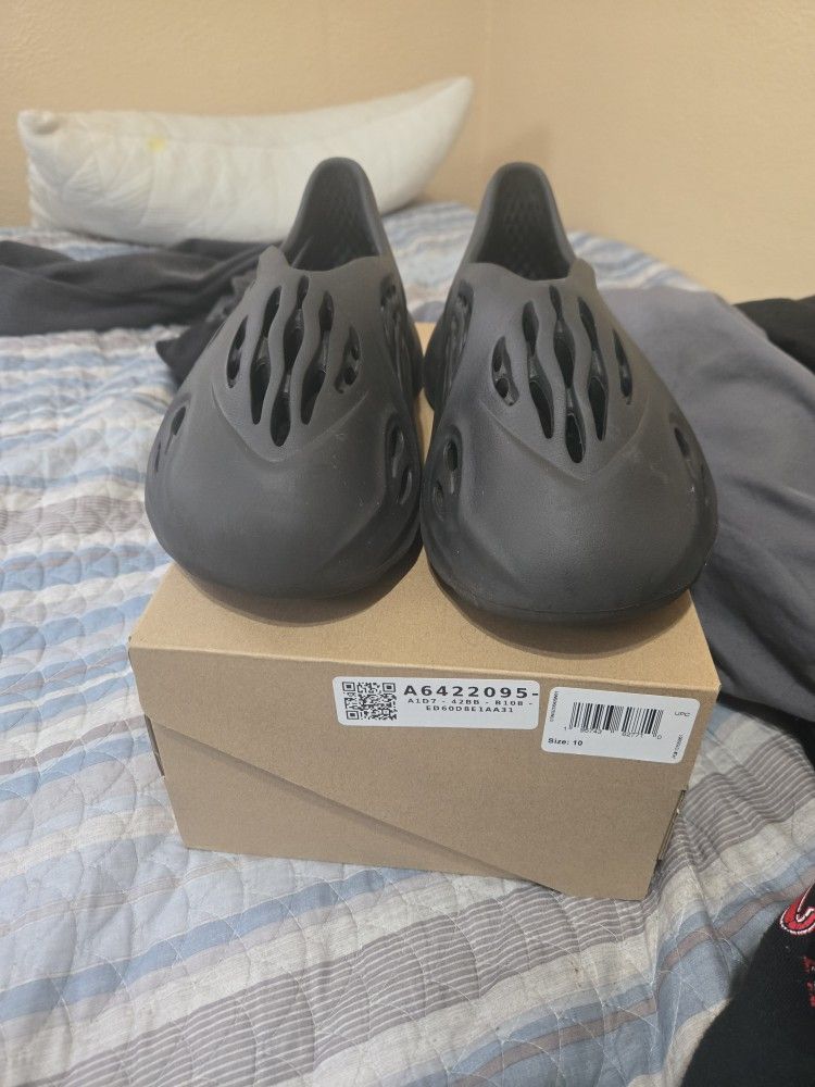 Zeezy Foam Runners  Shoes