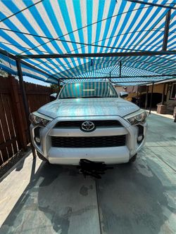 Toyota 4Runner SR5 clean title / título limpio