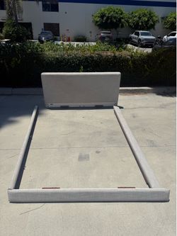 Bed/ bed-frame (disassembled)