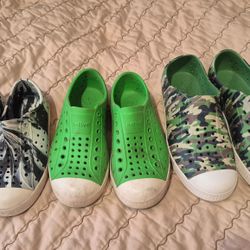 Native Rubber Slip on Shoes Kids 11 bundle 3 pairs / zapatos de niño 3 pares