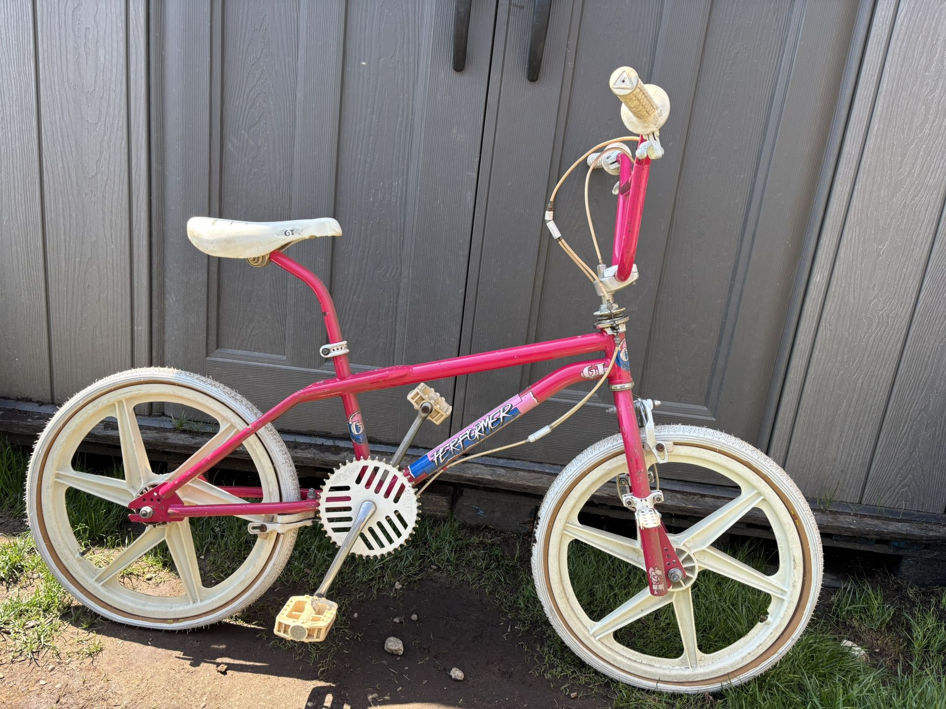 1987 Gt Performer Magenta