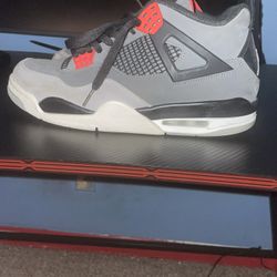 Air Jordan 4 Retro Dark Grey/infrared