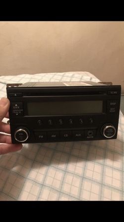 Nissan Versa Stock Radio