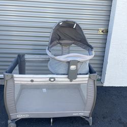 Pack n play with bassinet