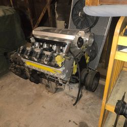 5.3  LS 1st Gen it has a stage 3 cam forged rods and pistons it comes with all the accessories  I have the computer and the wire harness. 