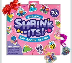Ooly 28 PC DIY Shrinking Art Kit for Kids, 20 Plastic Pre Cut Charms and More, No Mess Creative Activity Jewelry Making Kit, Christmas Crafts for Kids
