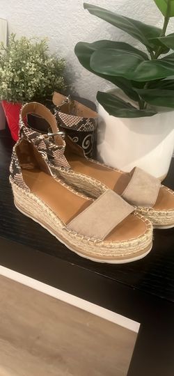 Strappy wedge sandals size 7