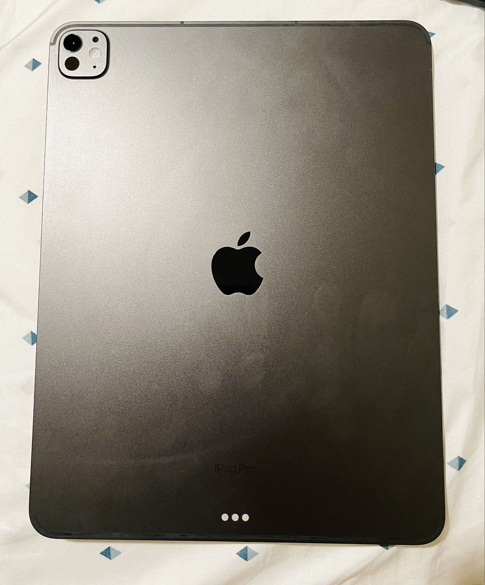 IPad Pro M4 13” (2024) – 256GB Wi-Fi + Cellular – New