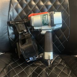 Metabo HPT 1-3/4-in 15-Degree Pneumatic Coil Roofing Nailer