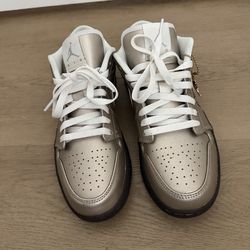 Nike Air Jordan 1 Low SE  Metallic Zinc/Summit White