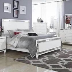 4PC QUEEN SIZE BEDROOM SET PICK UP TODAY 