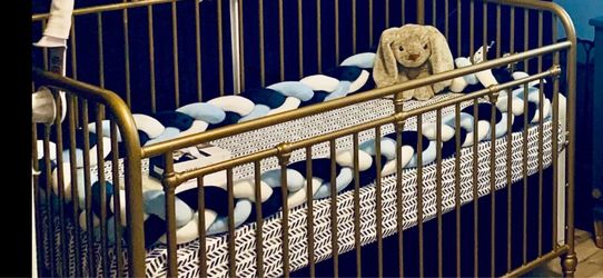 Knotted crib bumper