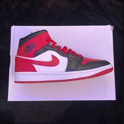 Air Jordan 1 Mid 