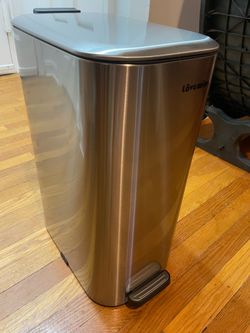 Lovewind 8 gallon trash can