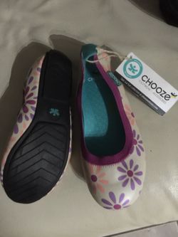 Cute flats NWT size 1 youth