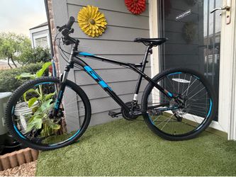 GT “Aggressor” Pro Mens Mountain Bike