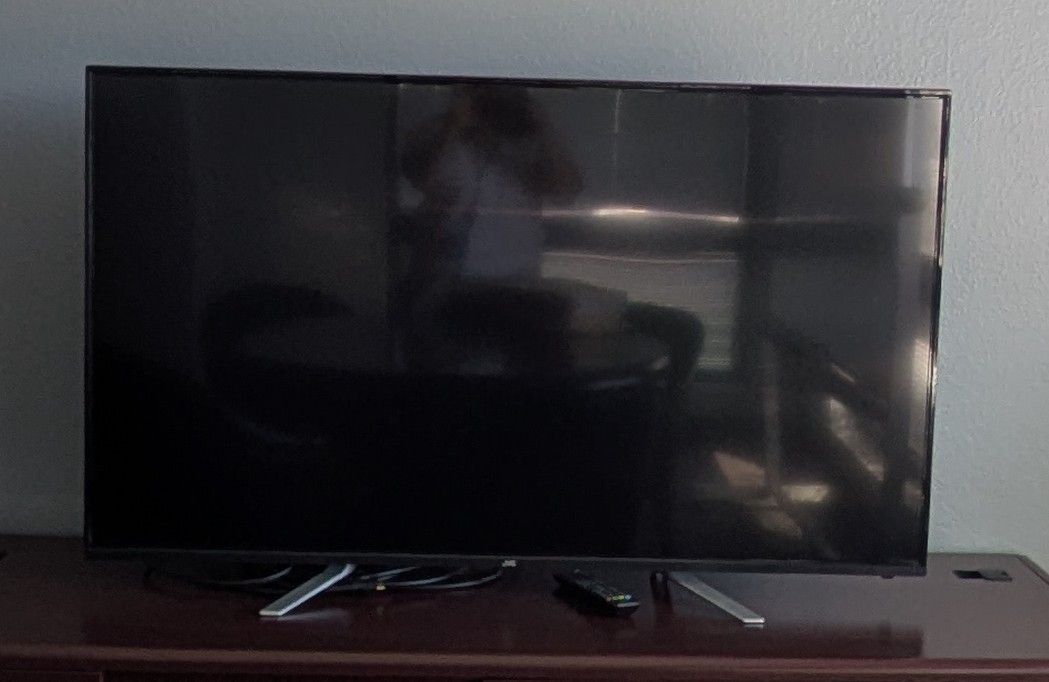 JVC 55" Base Stand TV