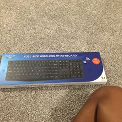Brand NewFull Size Wireless RF Keyboard 