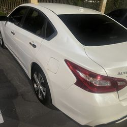 2017 Nissan Altima Sv